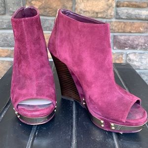 Vince Camuto dark garnet Wallis wedges sz7